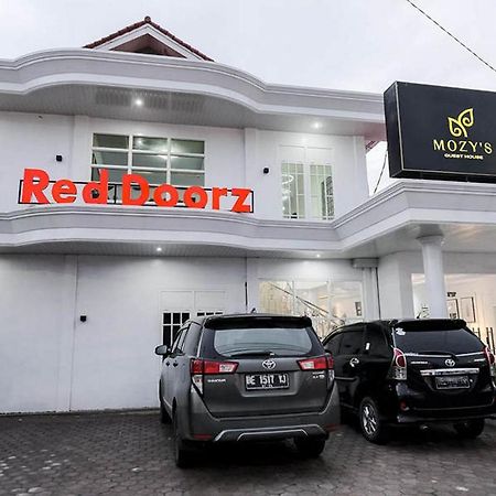 RedDoorz Plus Syariah near Museum Lampung Hotel Bandar Lampung Bagian luar foto