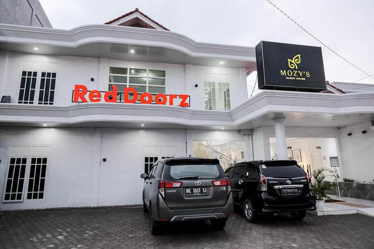 RedDoorz Plus Syariah near Museum Lampung Hotel Bandar Lampung Bagian luar foto